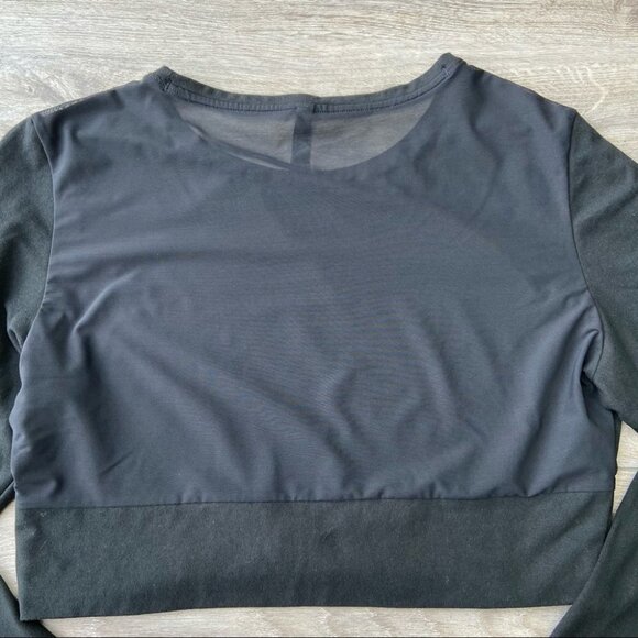 Victoria’s Secret  Sport Twist Crop Top - Picture 9 of 10